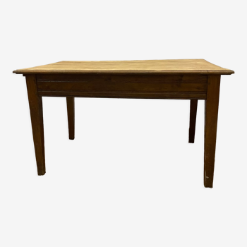 Solid wood farmhouse table of 127 cm