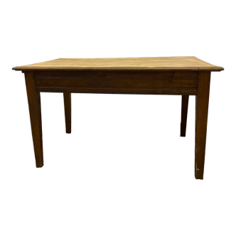 Solid wood farmhouse table of 127 cm