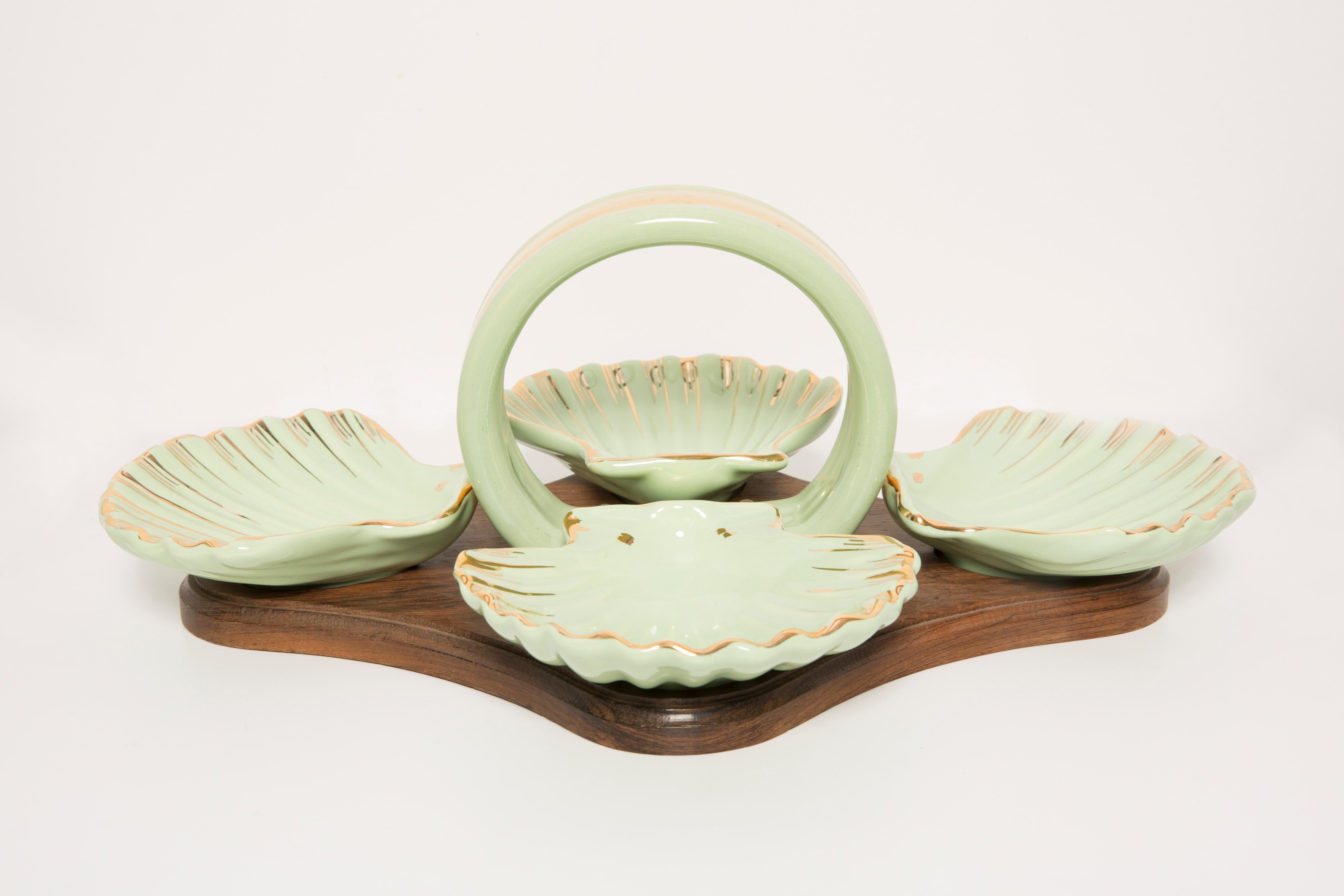 Vintage decorative plate in wood and ceramic with green shells, France, 1960s.