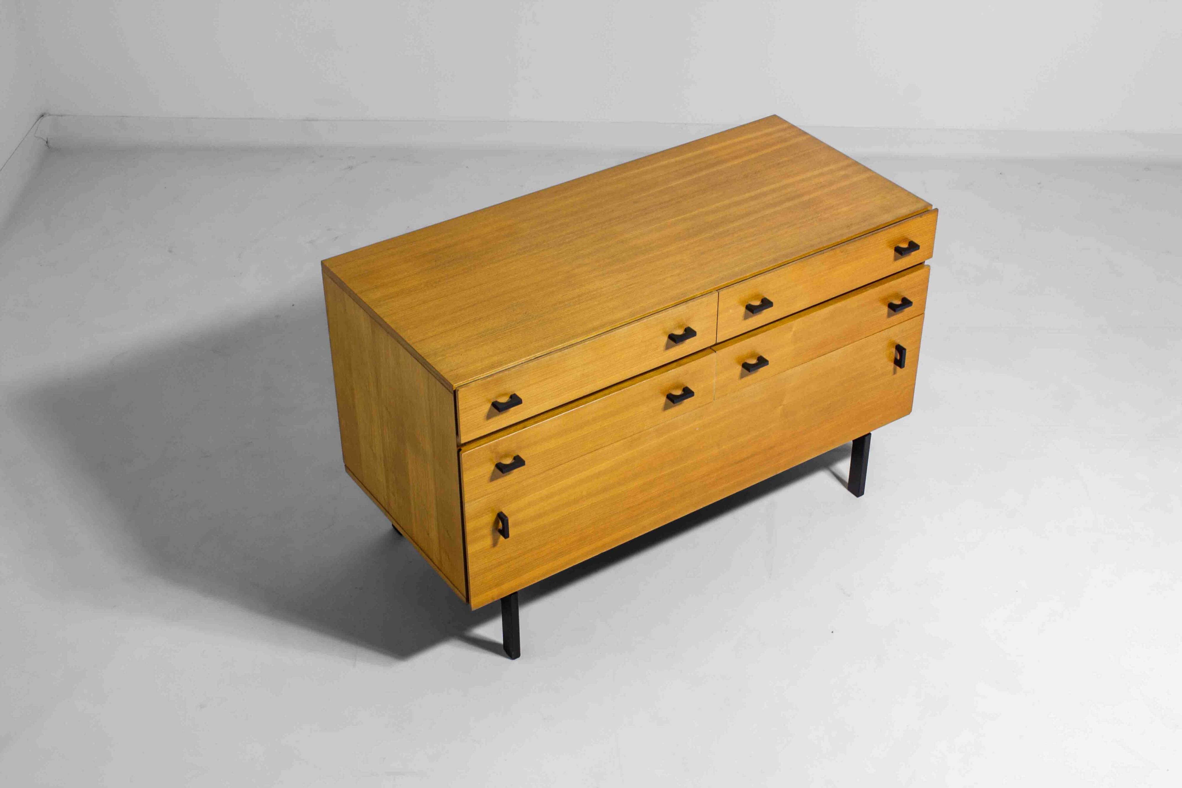 Commode en hêtre par Roger de Winter, Belgique années 1960