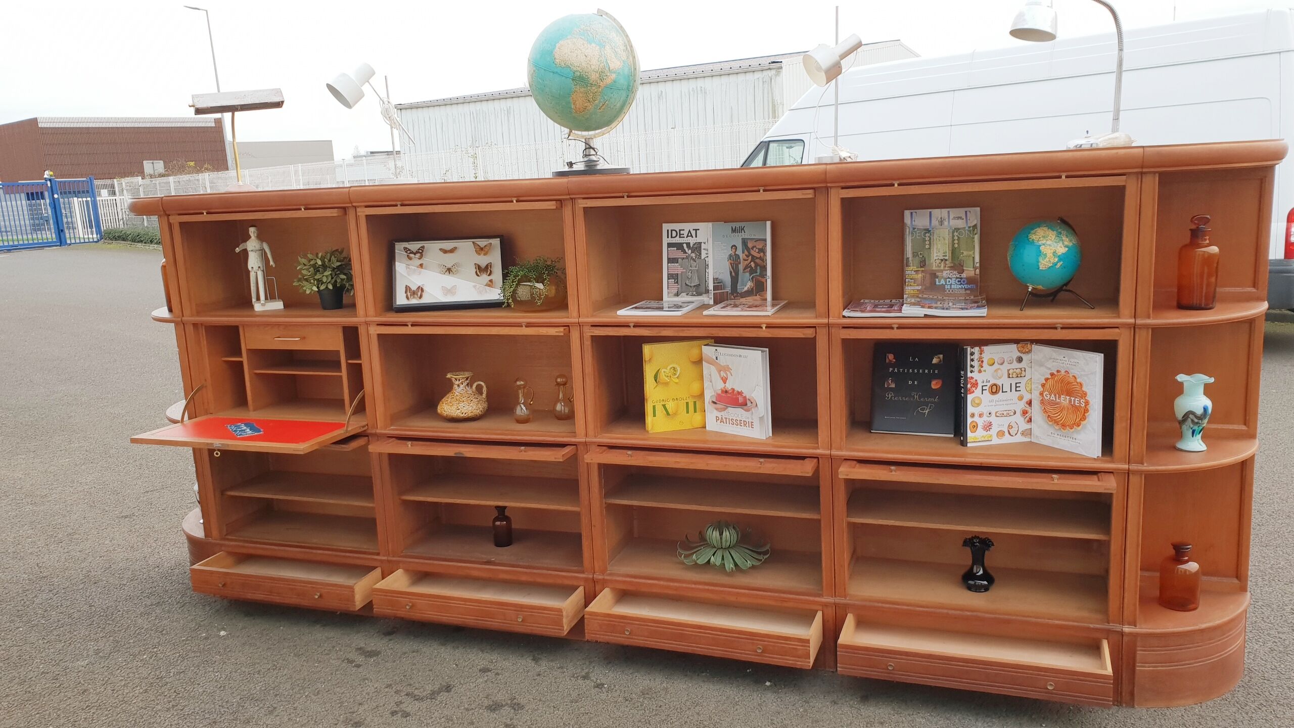 Vintage notary library