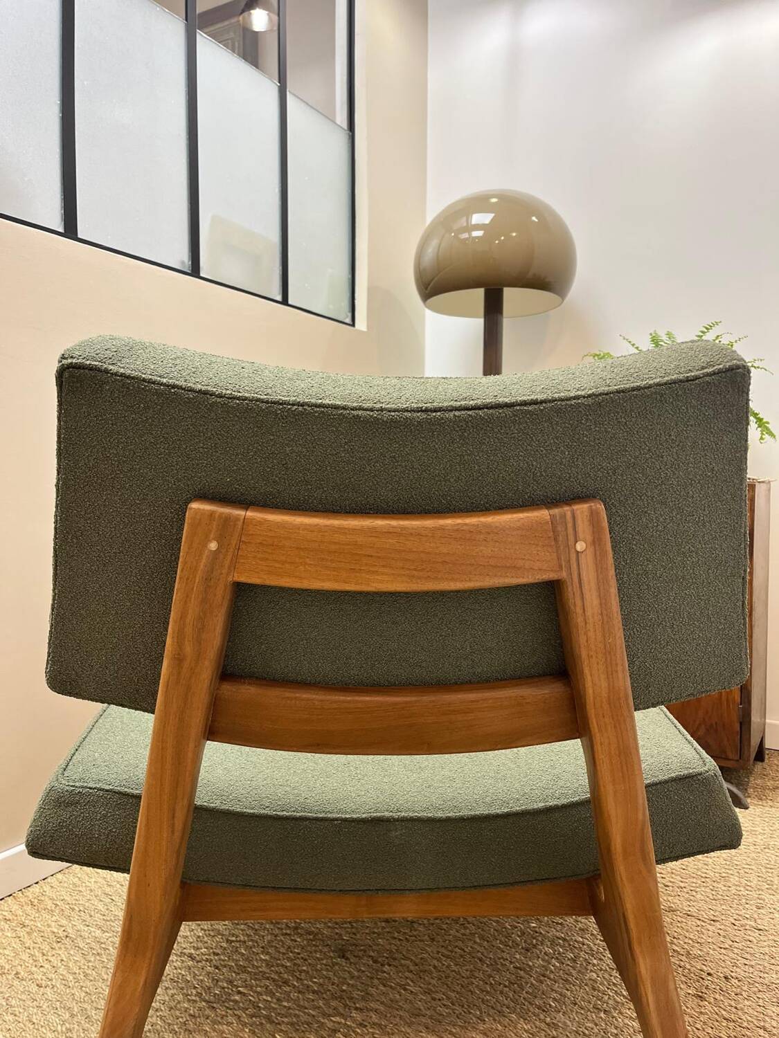 Vintage armchair attributed to Jens Risom, solid wood and fabric.