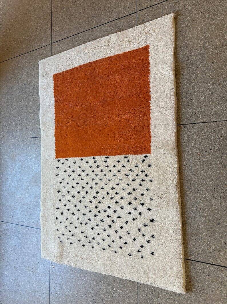 Handmade pure wool rug, size 150 x 250 cm.
