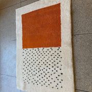 Handmade pure wool rug, size 150 x 250 cm.