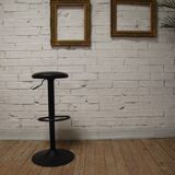 Bar stool seated leather and foot metal