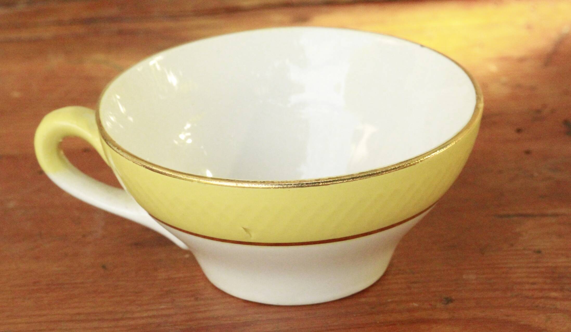lot of old cups and saucers