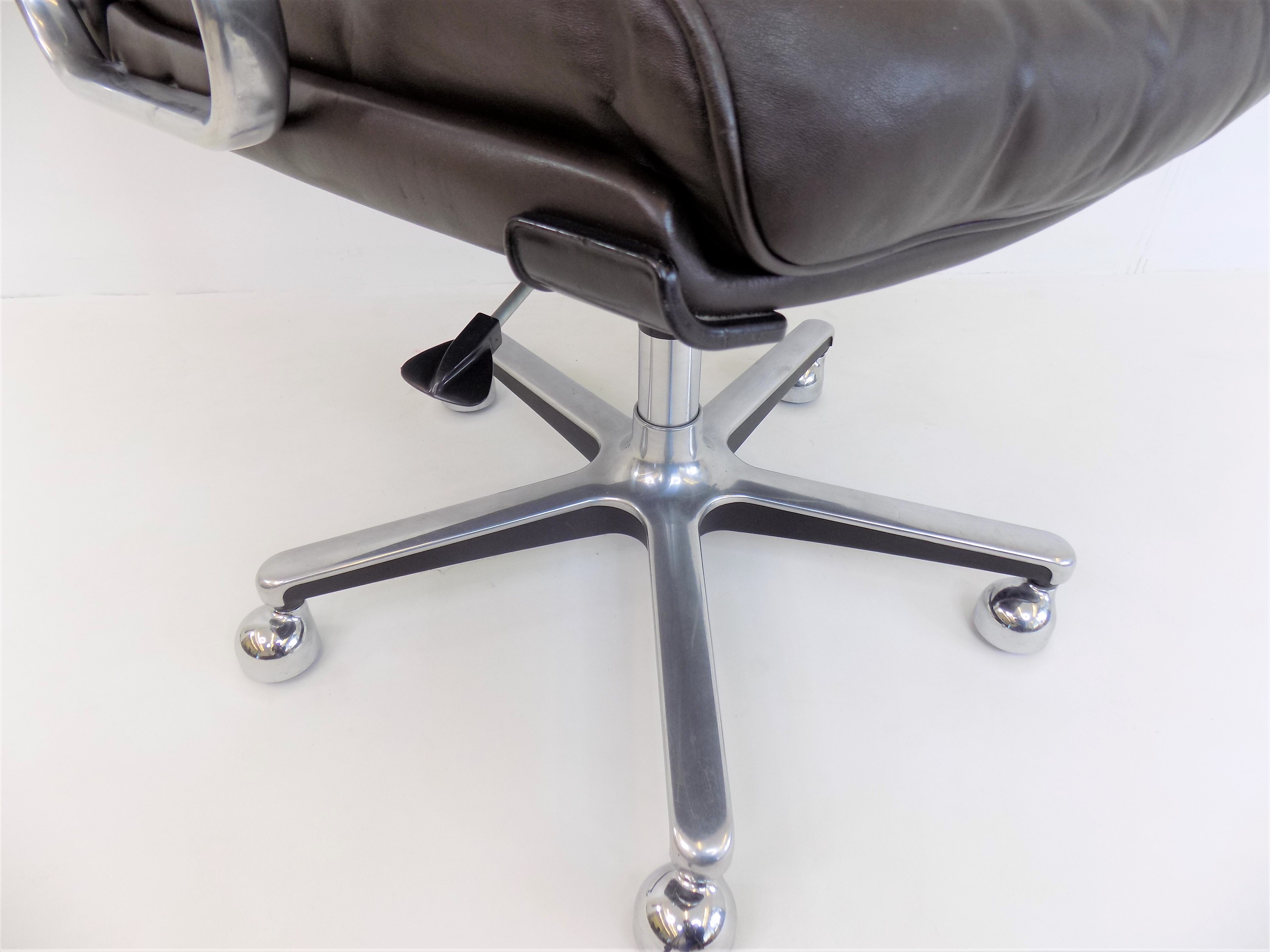 Drabert leather office chair