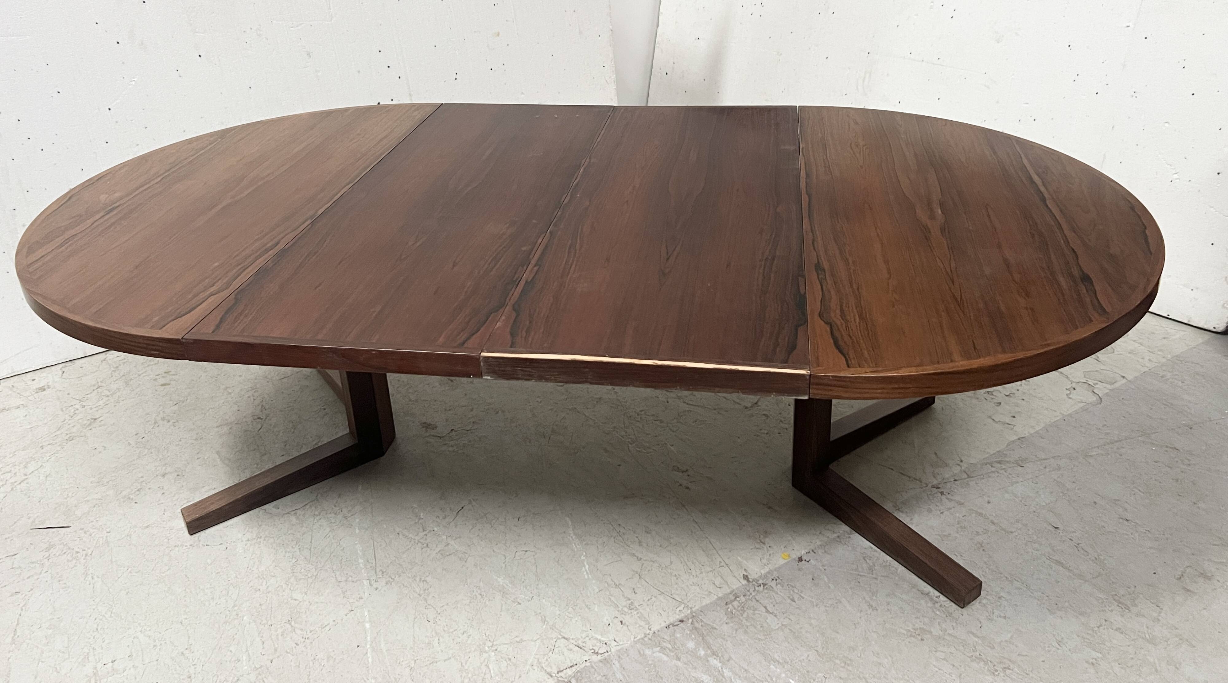 Scandinavian dining table in rosewood veneer "by John MORTENSEN"