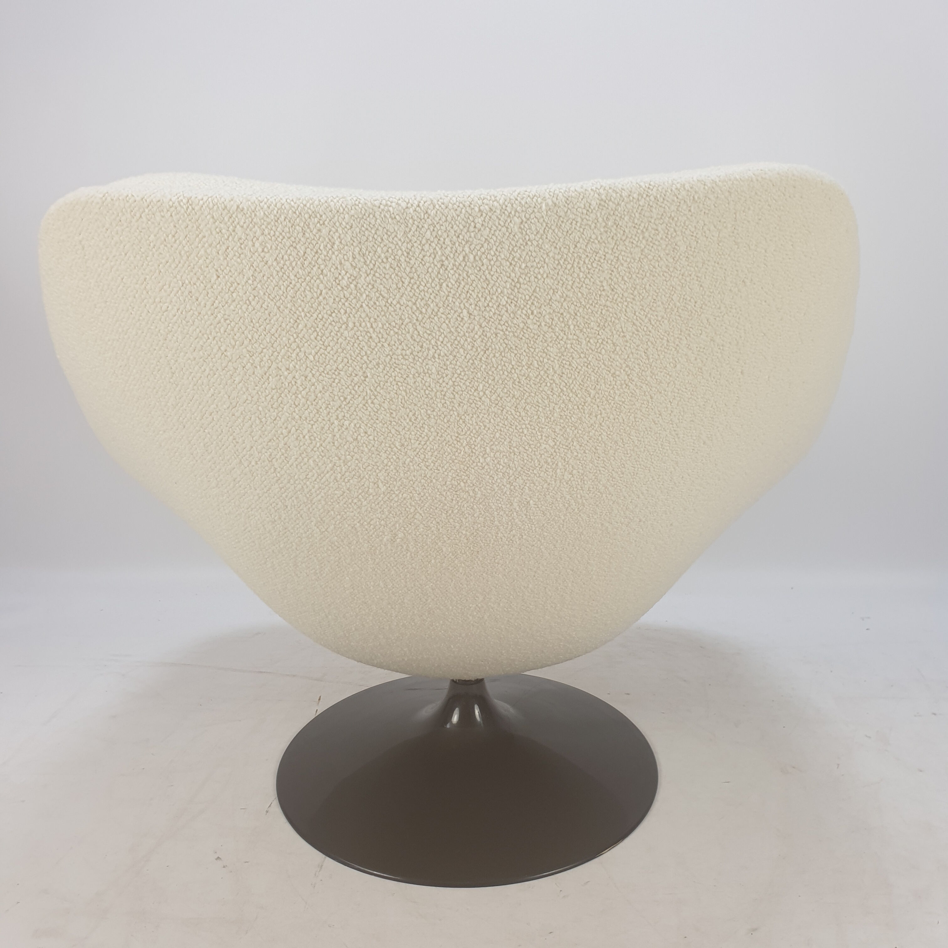 Model F557 Oyster lounge chair by Pierre Paulin for Artifort, 1960s