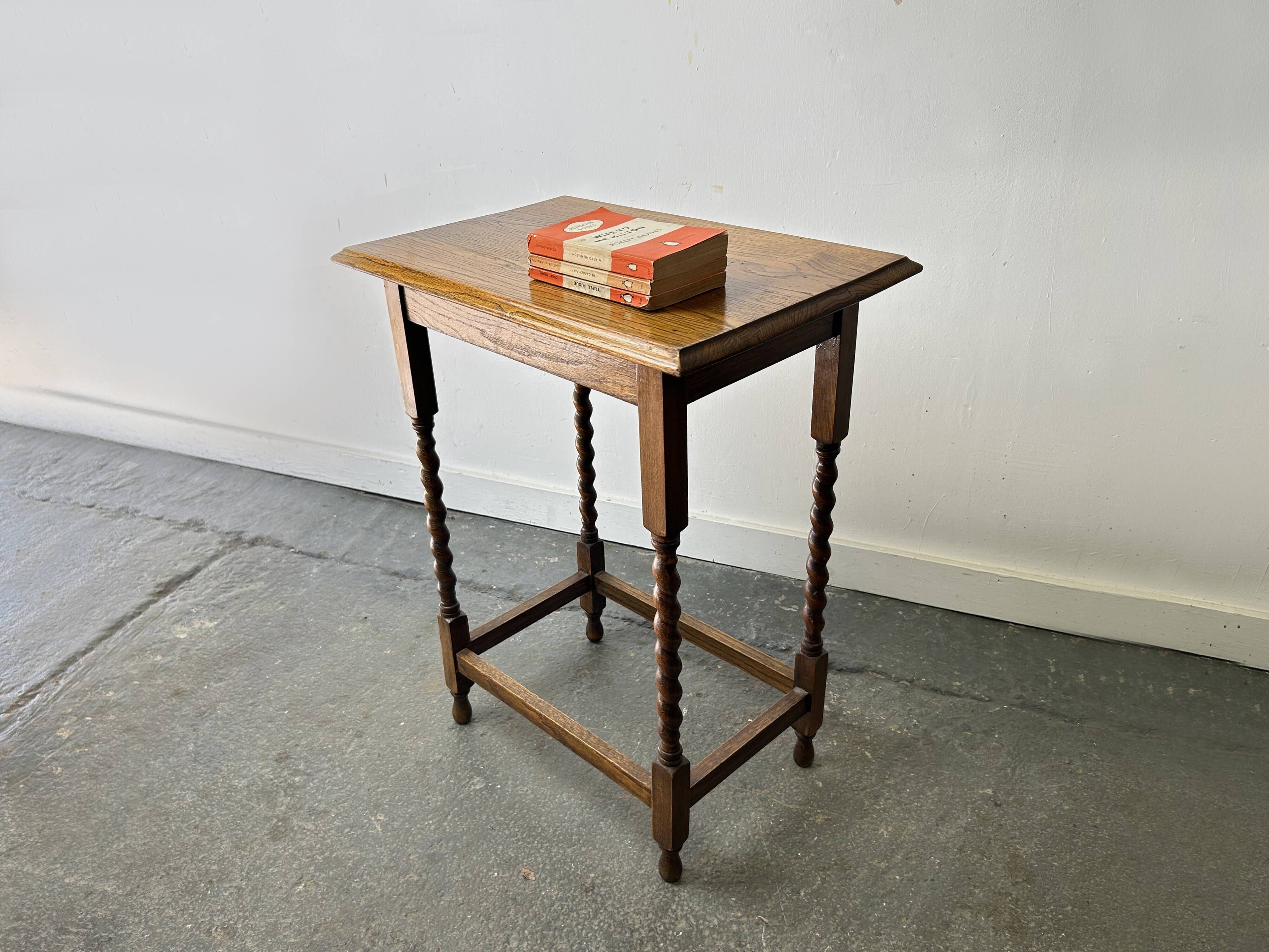 Antique Edwardian Oak Barley Twist Petite Occasional Side Table 1900s-1920s
