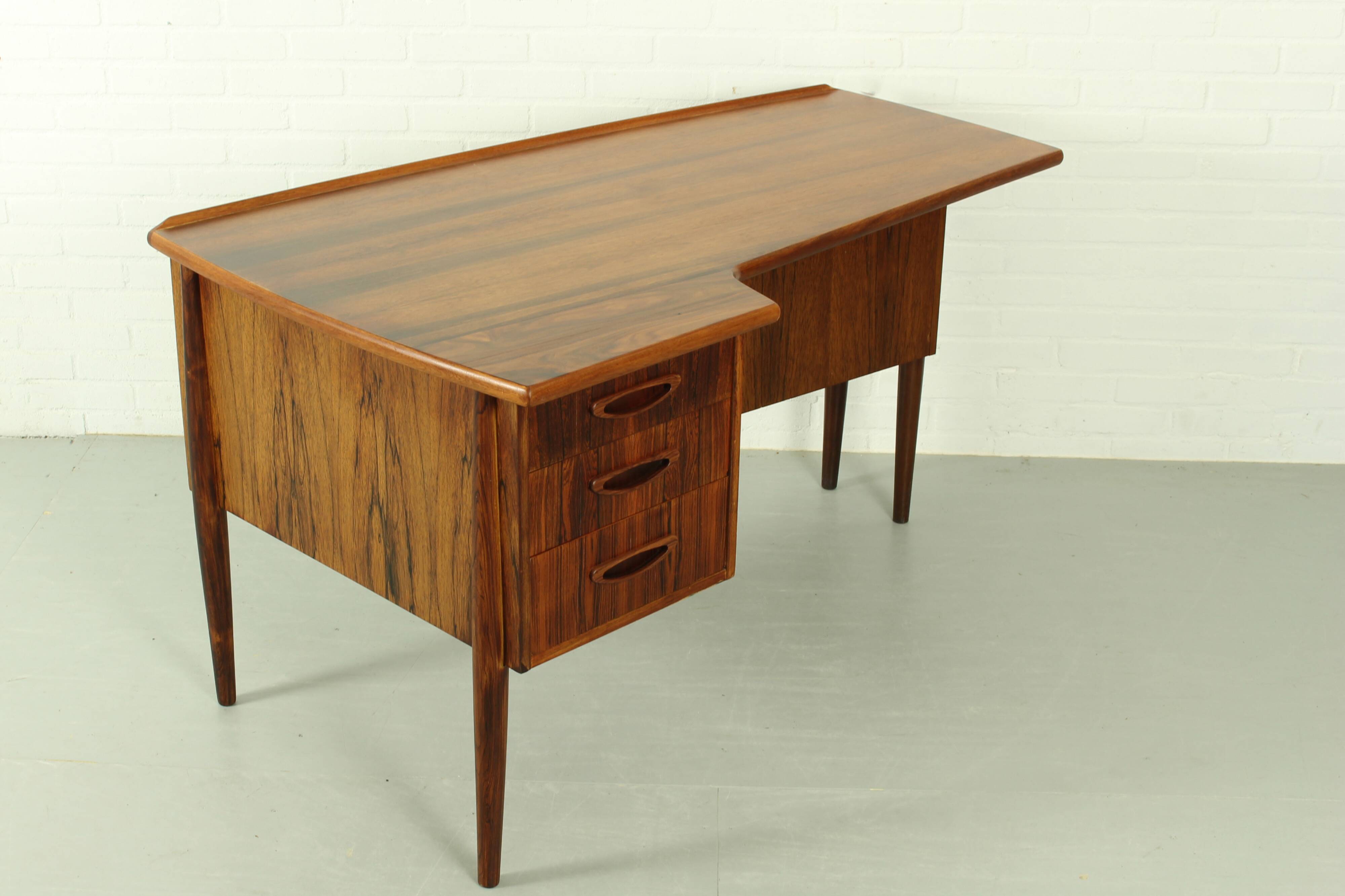 Bureau Boomerang en palissandre du milieu du siècle, années 1960