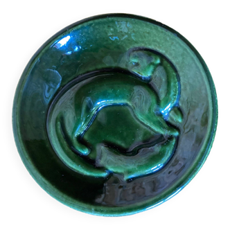 Pocket tray or ashtray with otter and fish in enameled cast iron, Finland, 1960s