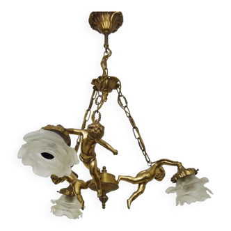 Superbe lustre chérubin à 3 lumières tulipe en forme de rose. Années 60