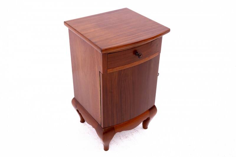 Paire de tables de chevet, Pologne, années 1940. Après rénovation.