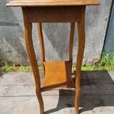 Ancienne sellette frise sculptée avec tiroir bois pieds courbés
