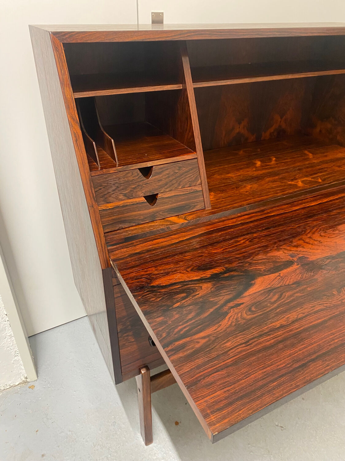 Rosewood desk, model 68 by Arne Wahl Iversen for Vinde Mobelfabrik