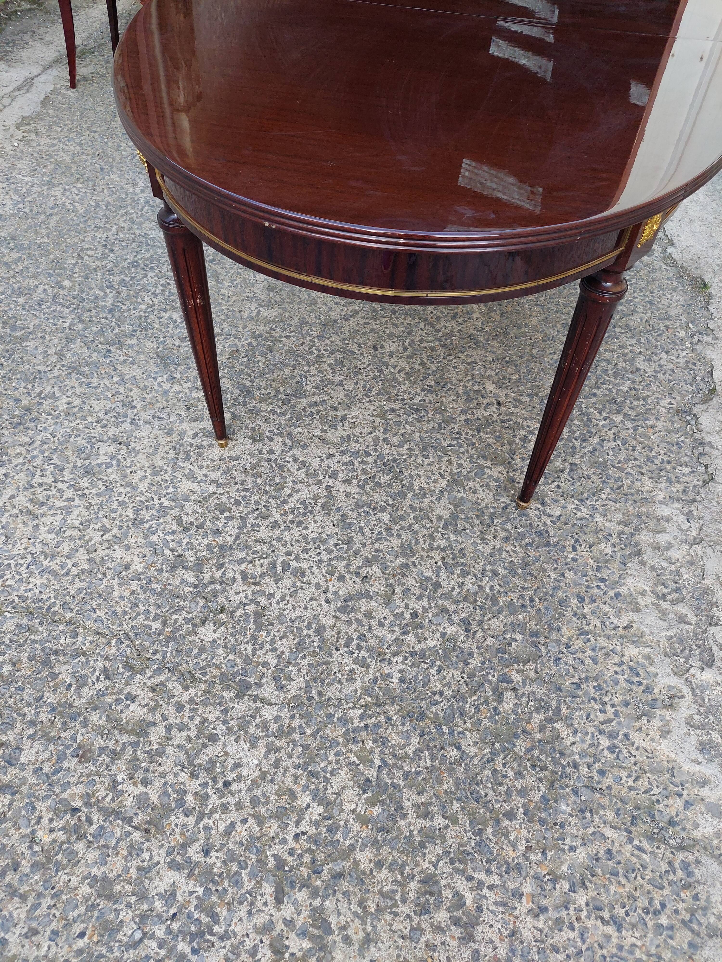 Lot oval table and 6 vintage chairs used
