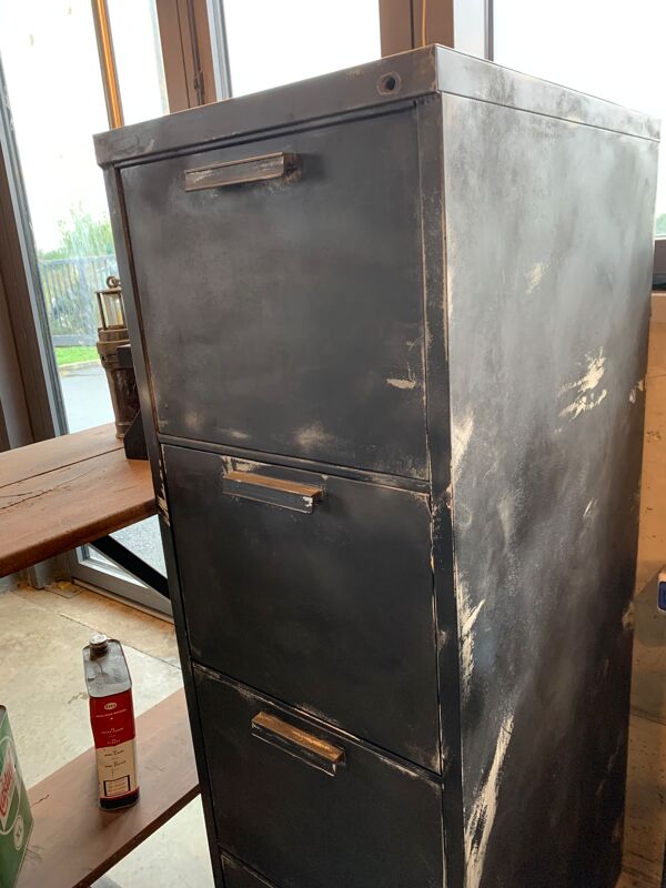 Meuble à tiroirs industriel