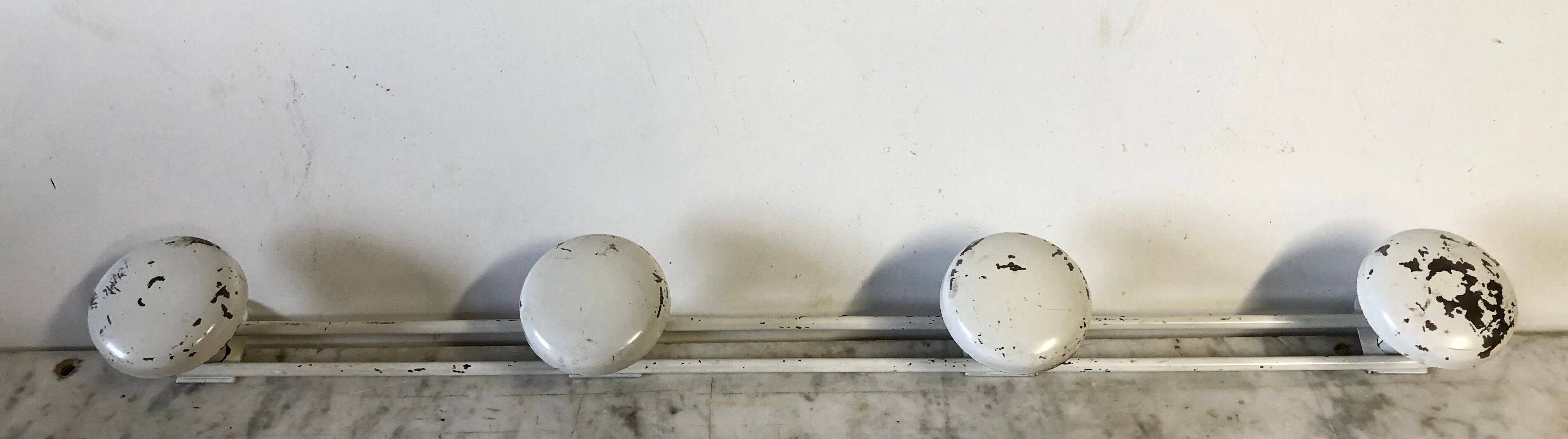 Wall-mounted coat rack 4 hooks