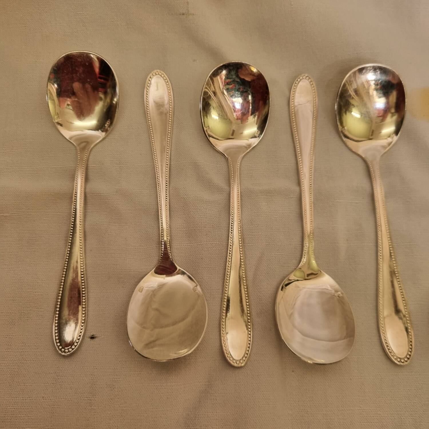 12 sorbet spoons, pearls