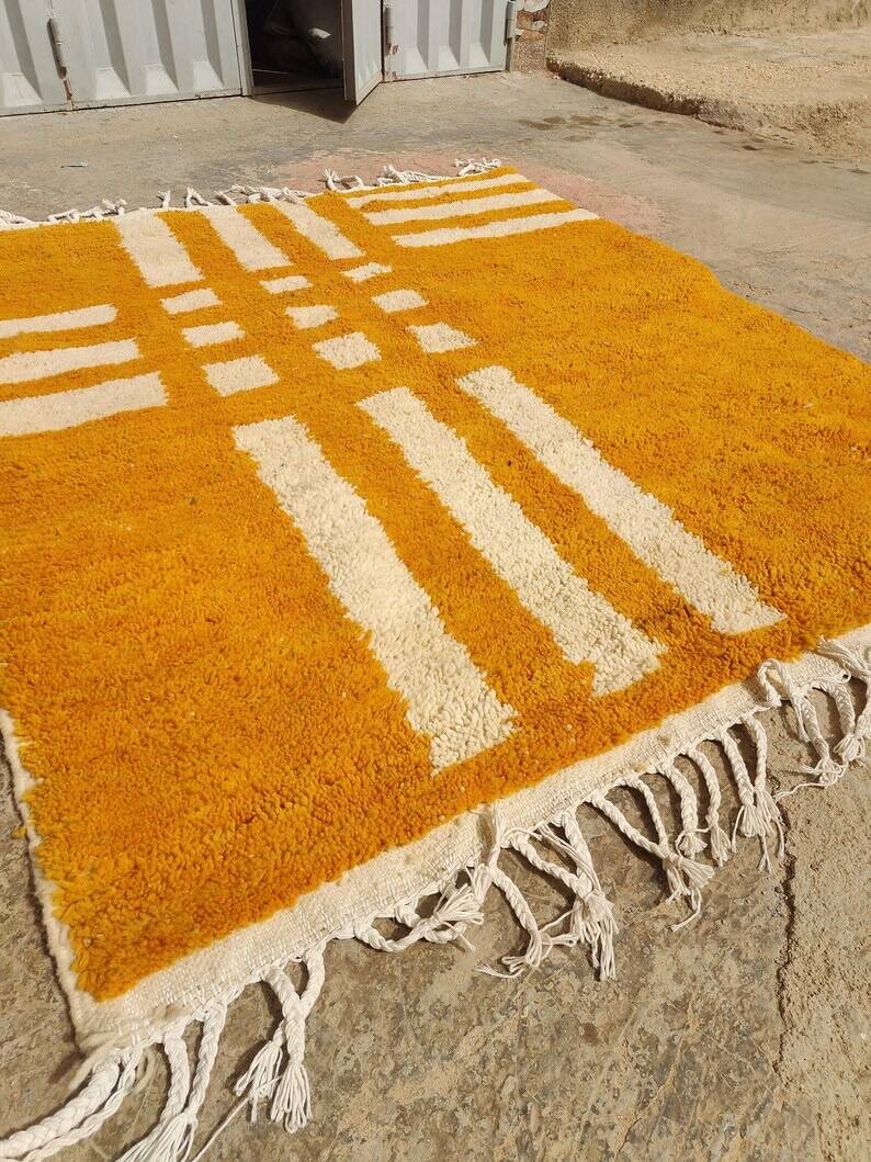 Handmade traditional pure wool Ourain carpet, size 150/250 cm.