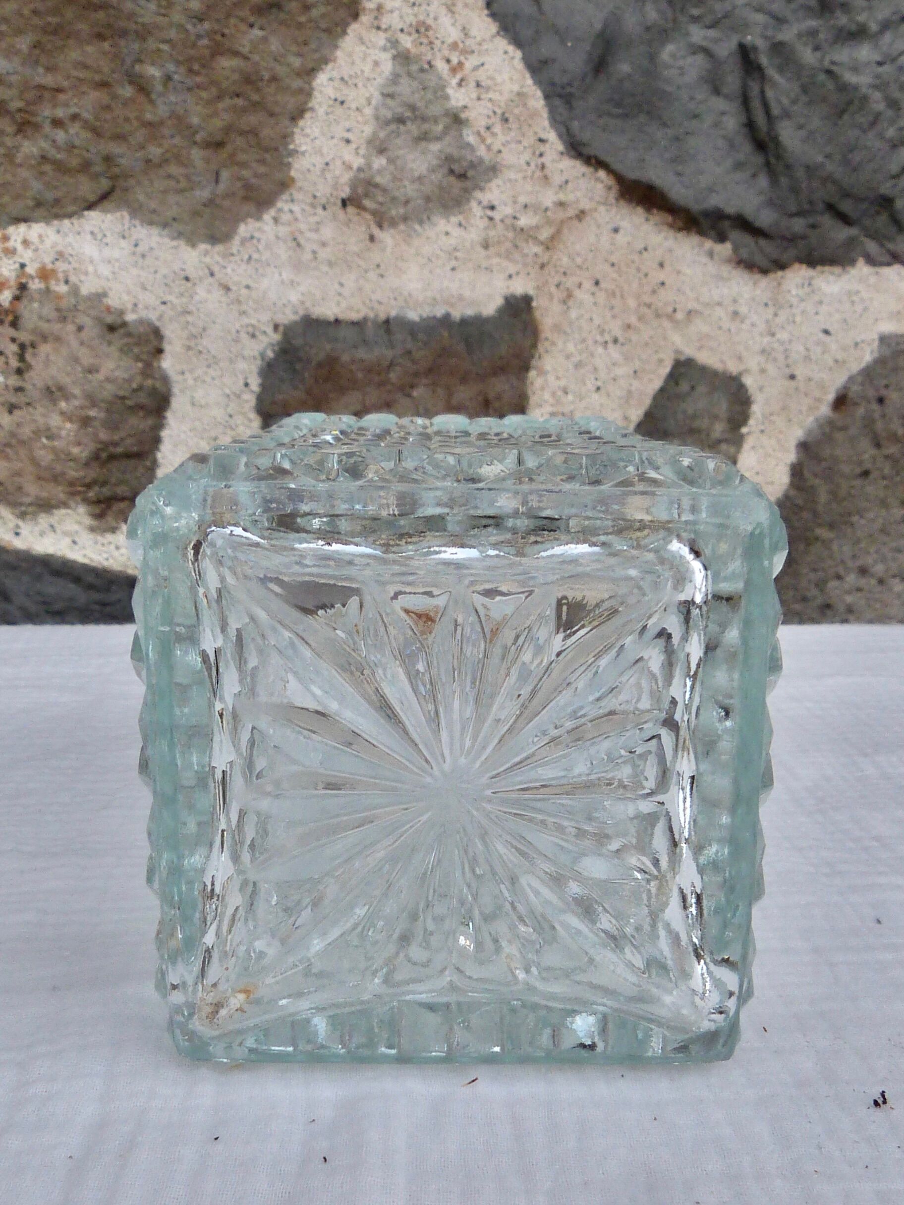 Glass whisky decanter