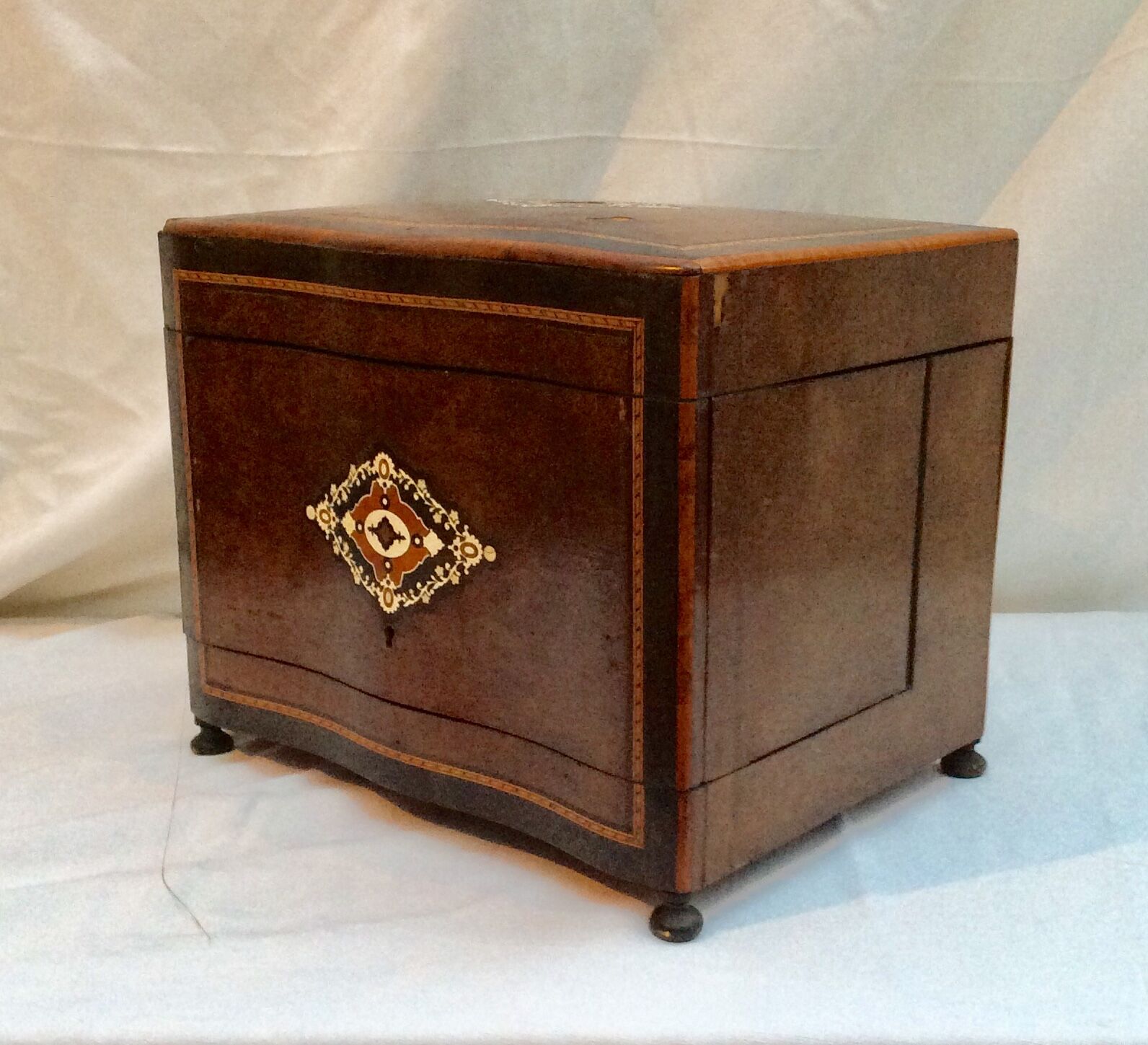 Old liquor cellar box with empty servant removable tray XlXeme H-27cm-L-32.5 cm-Pr-24cm-
