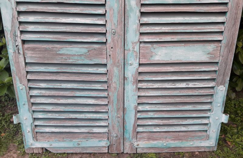 Pair of louvered shutters H220xW120cm