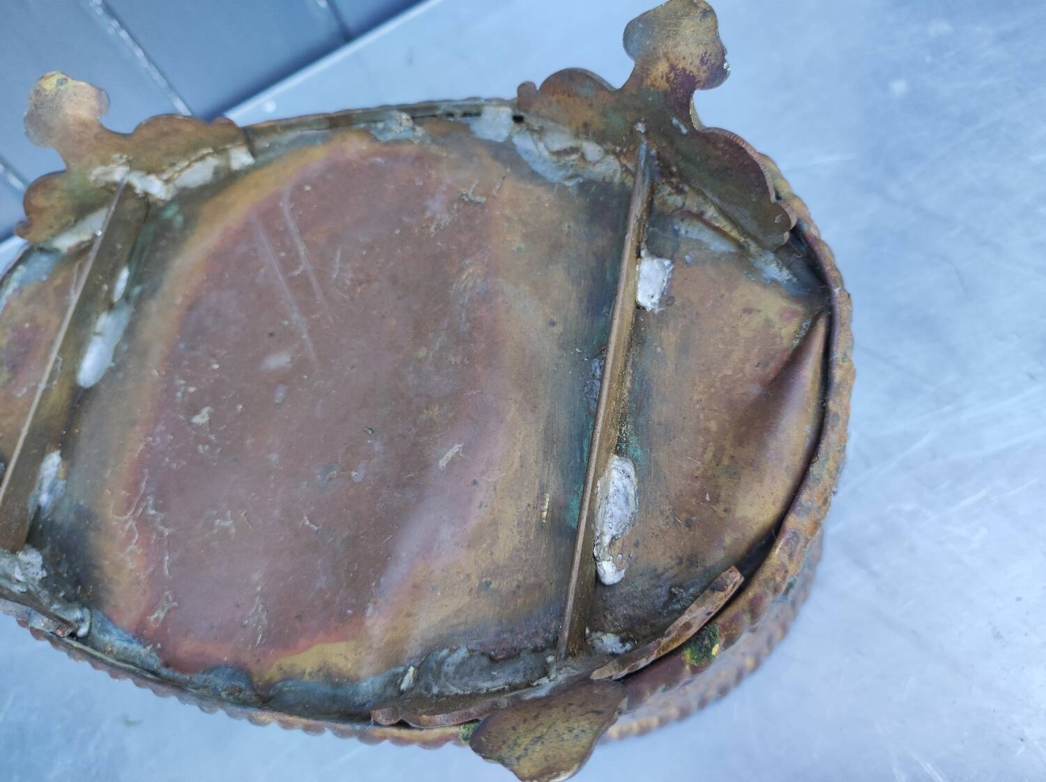 Table planter, 19th century, deer hunting motif