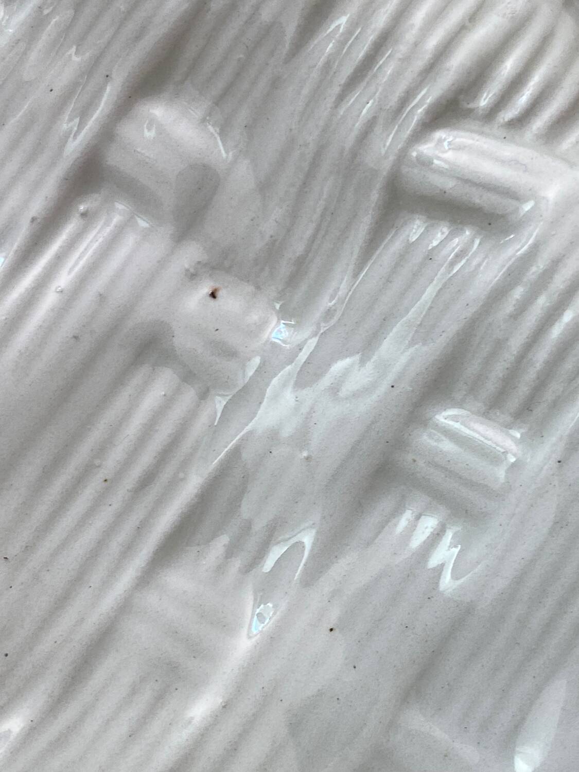 Ceramic compartmentalized leaf appetizer dish