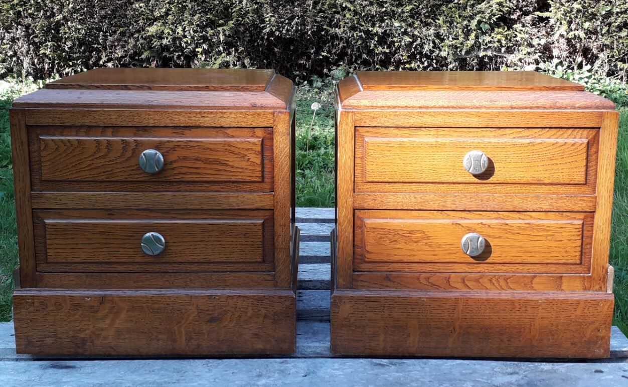 Duo de petits meubles de rangement art-déco en bois