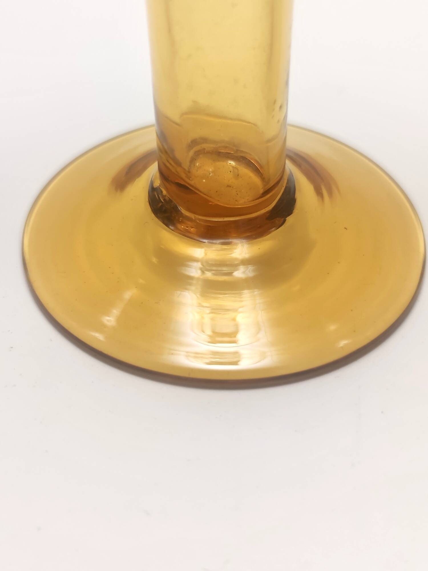 Ensemble vintage de six flûtes colorées en verre de Murano soufflé à la main, Italie