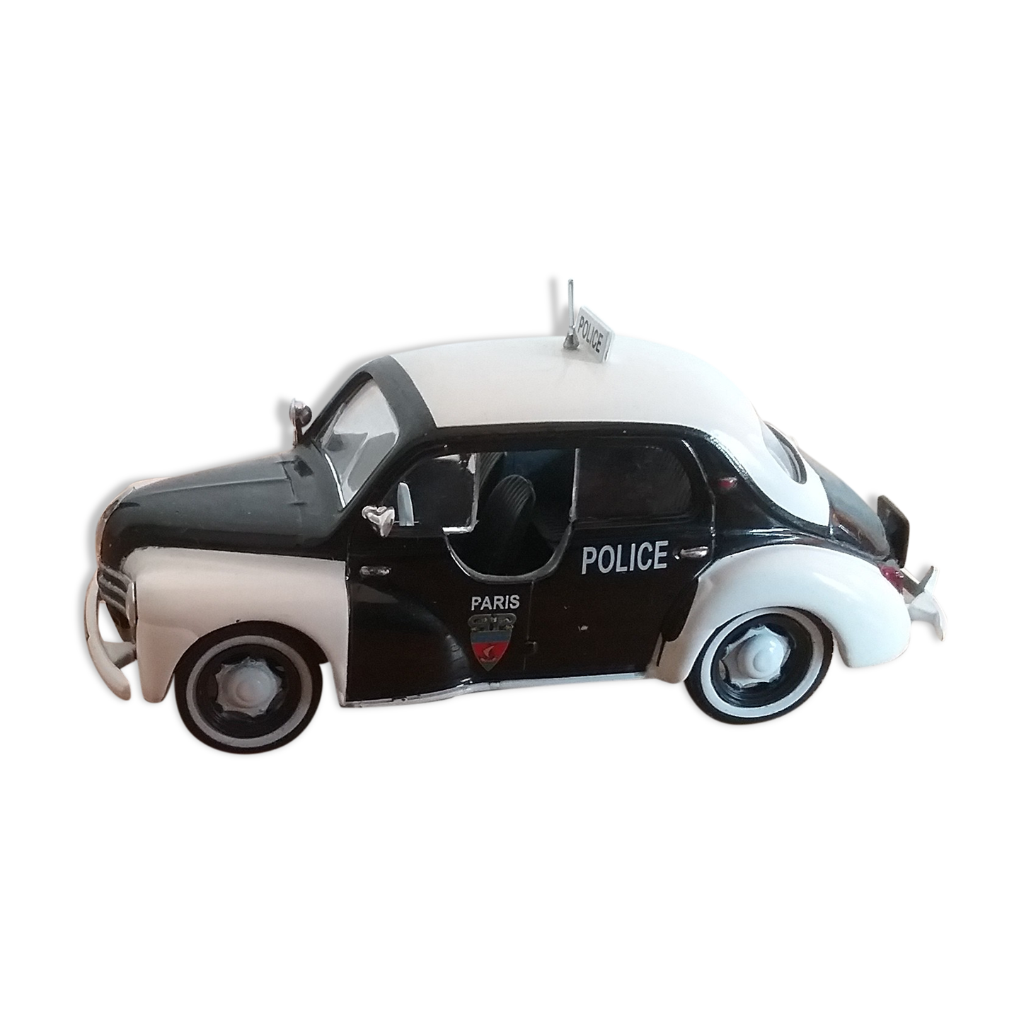 Renault 4CV pie police