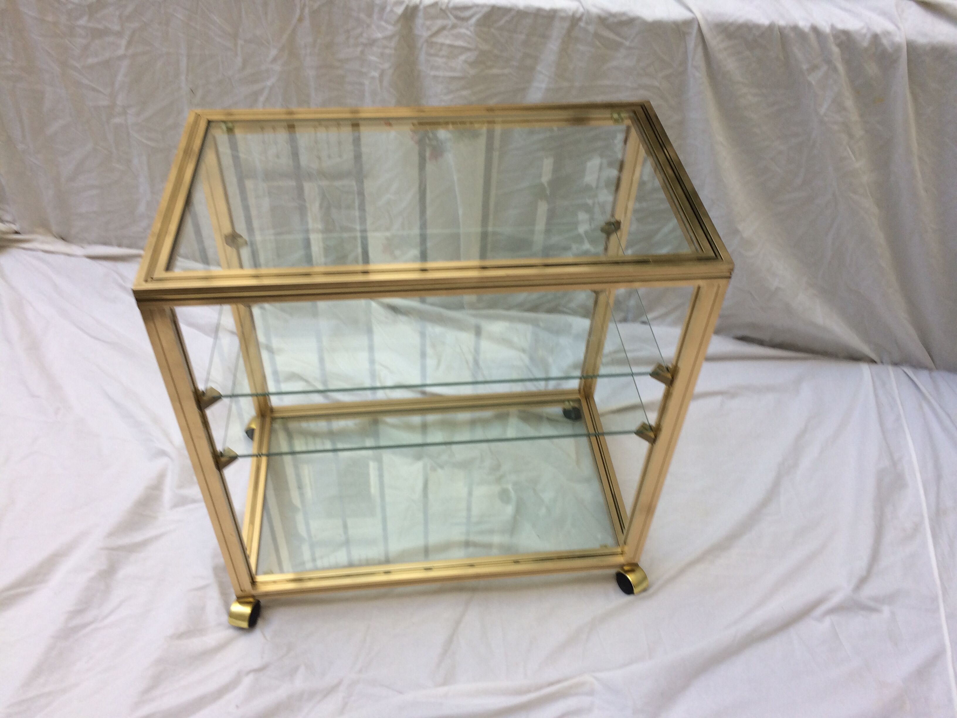 Pierre Vandel serving table