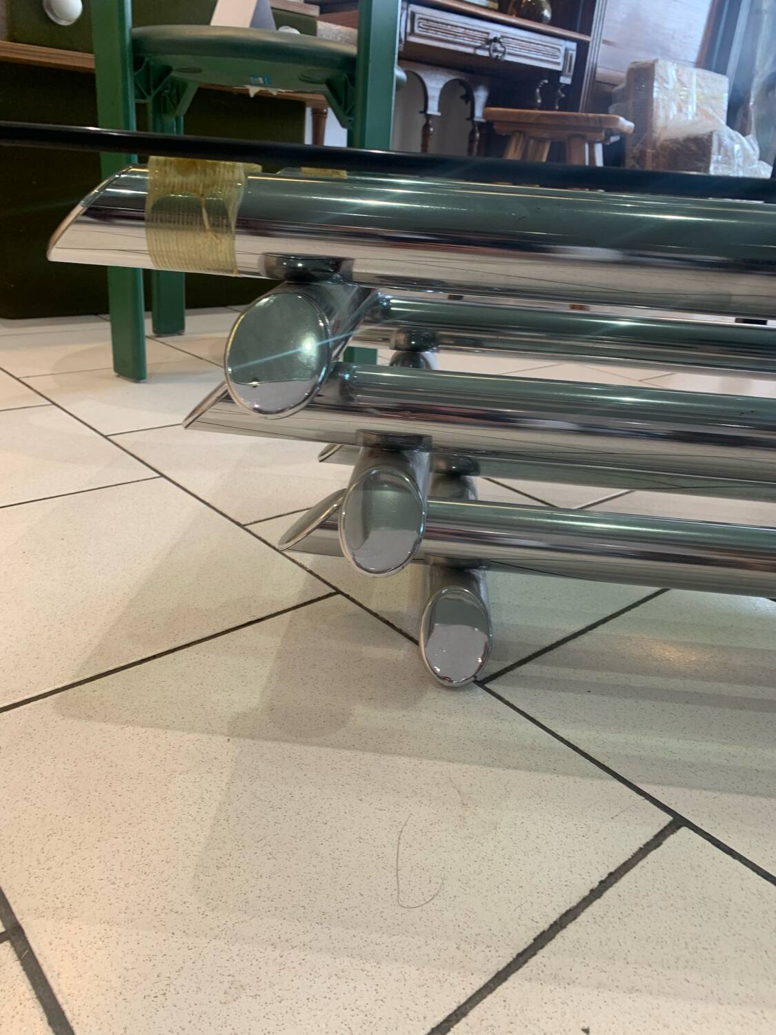 Table basse space age vintage circa 1970