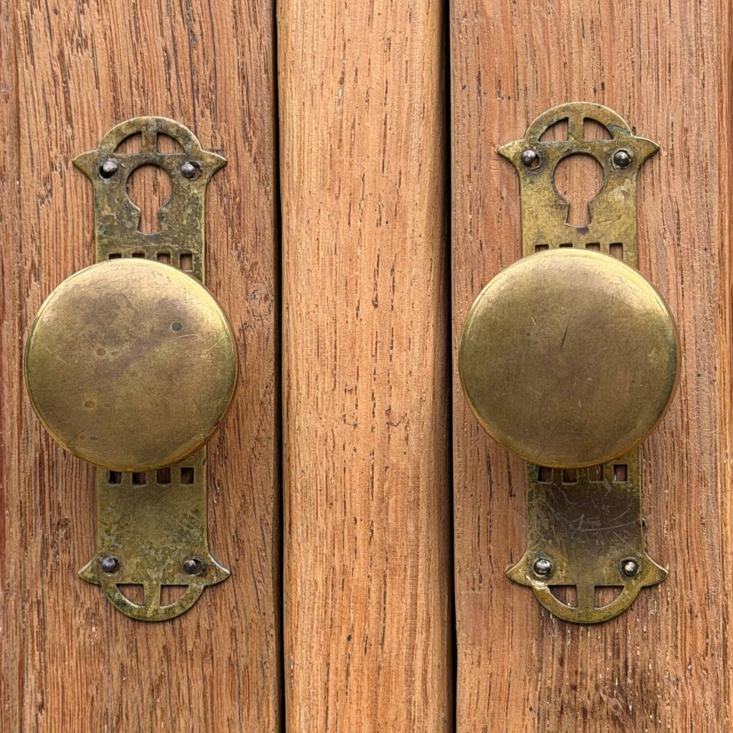 Parisian hotel wardrobe in solid raw oak, 1920.