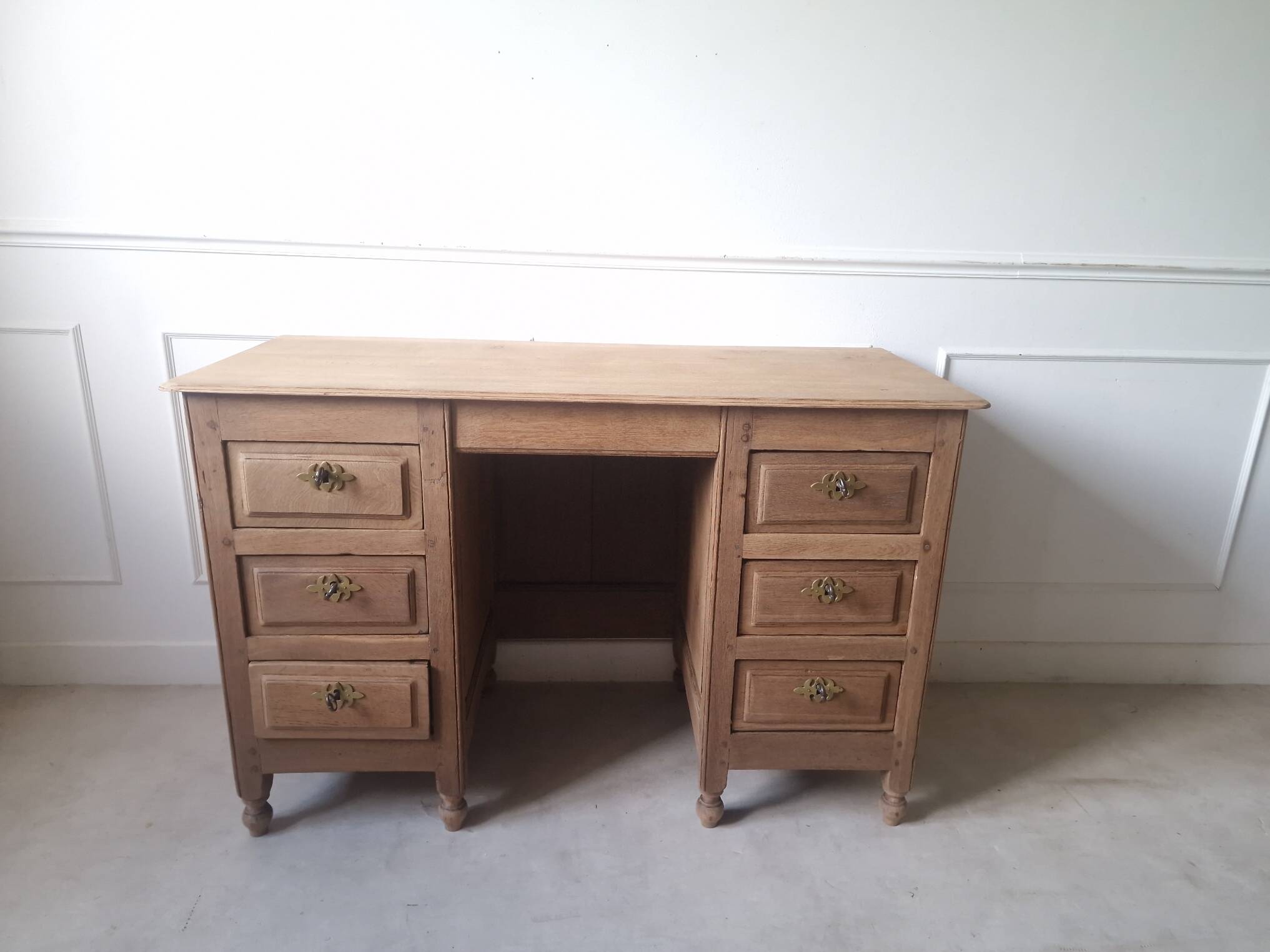 Oak desk
