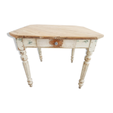 Square table campaign