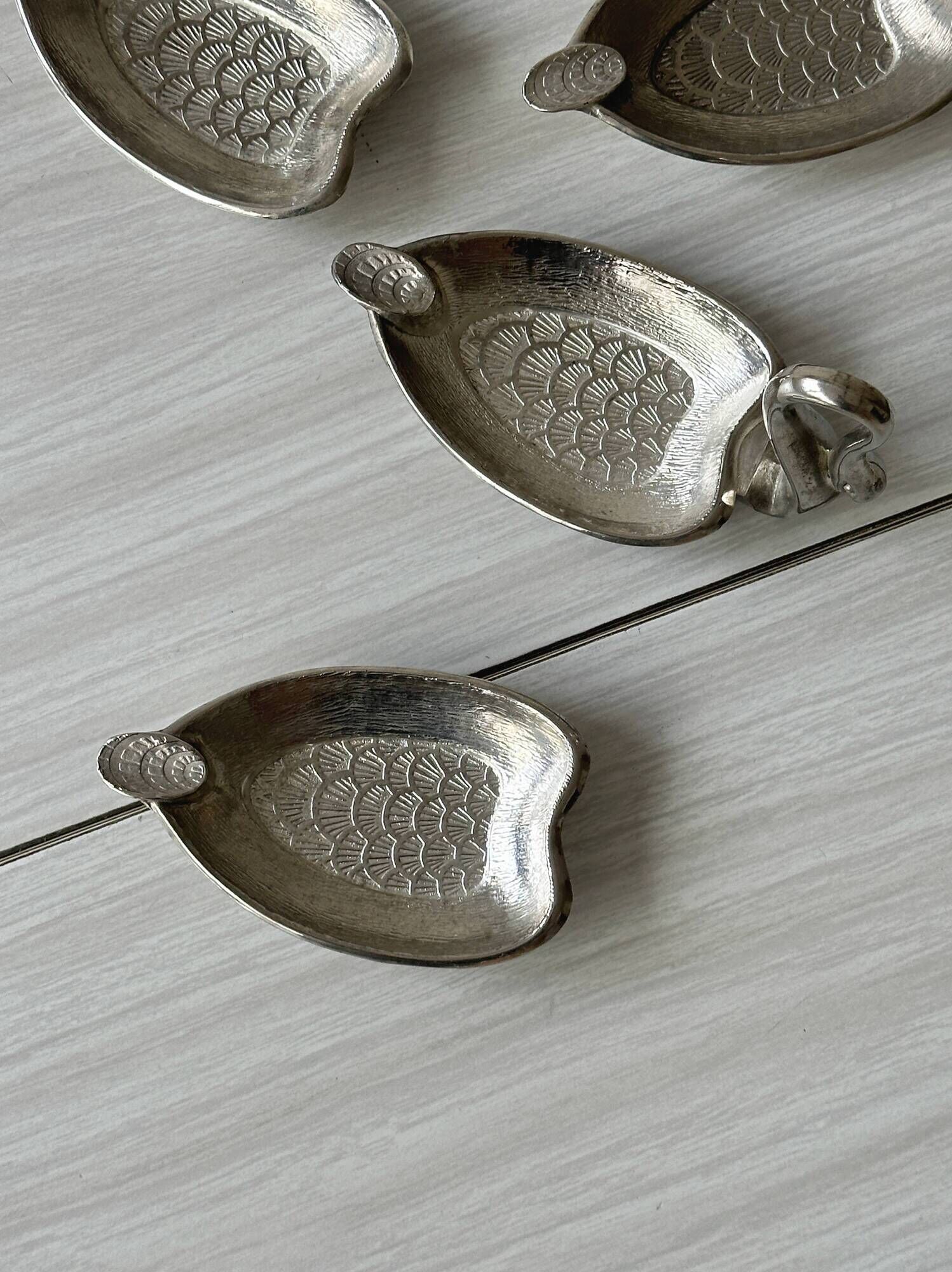 Set of 4 silver-plated swan bowls