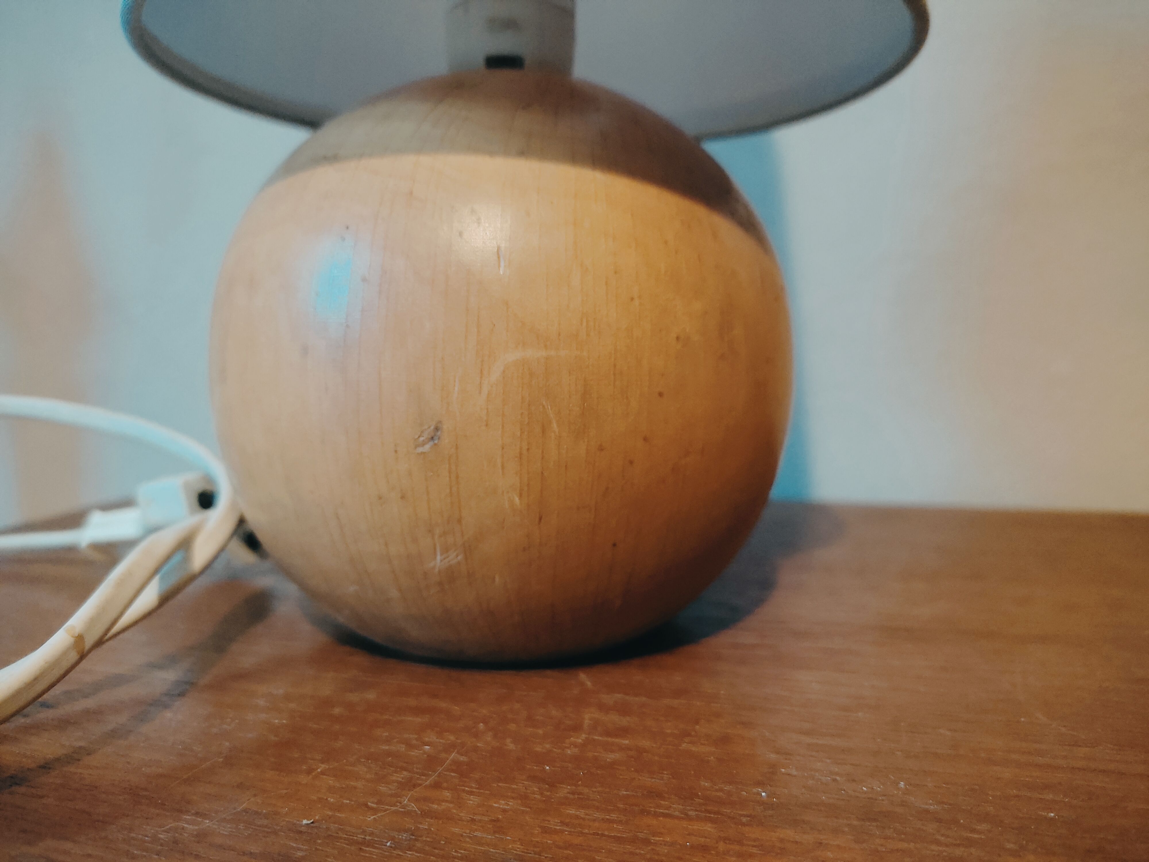 Lampe boule en bois