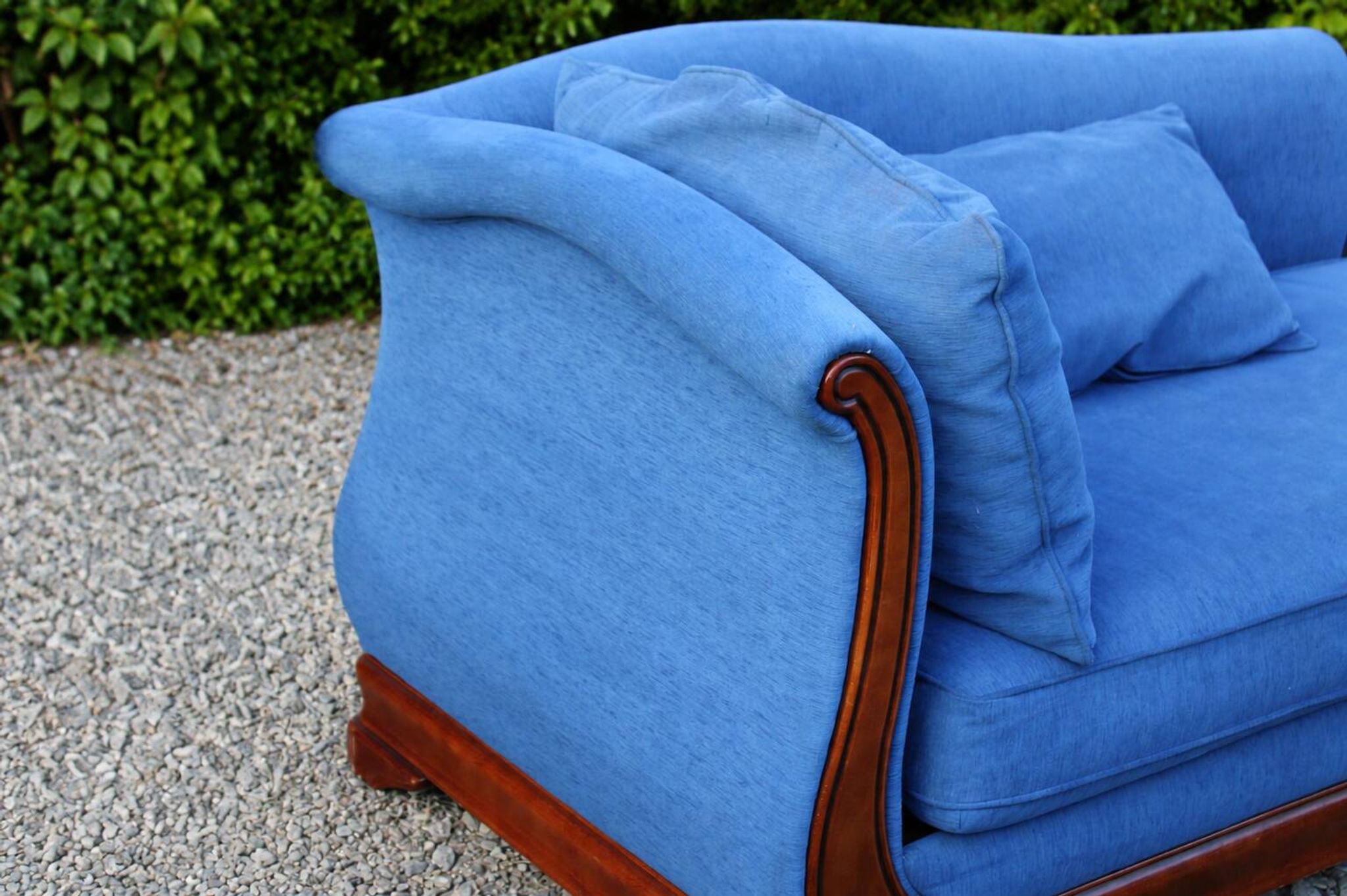 Large vintage cobalt blue chaise longue in fabric and wood – long chair 190