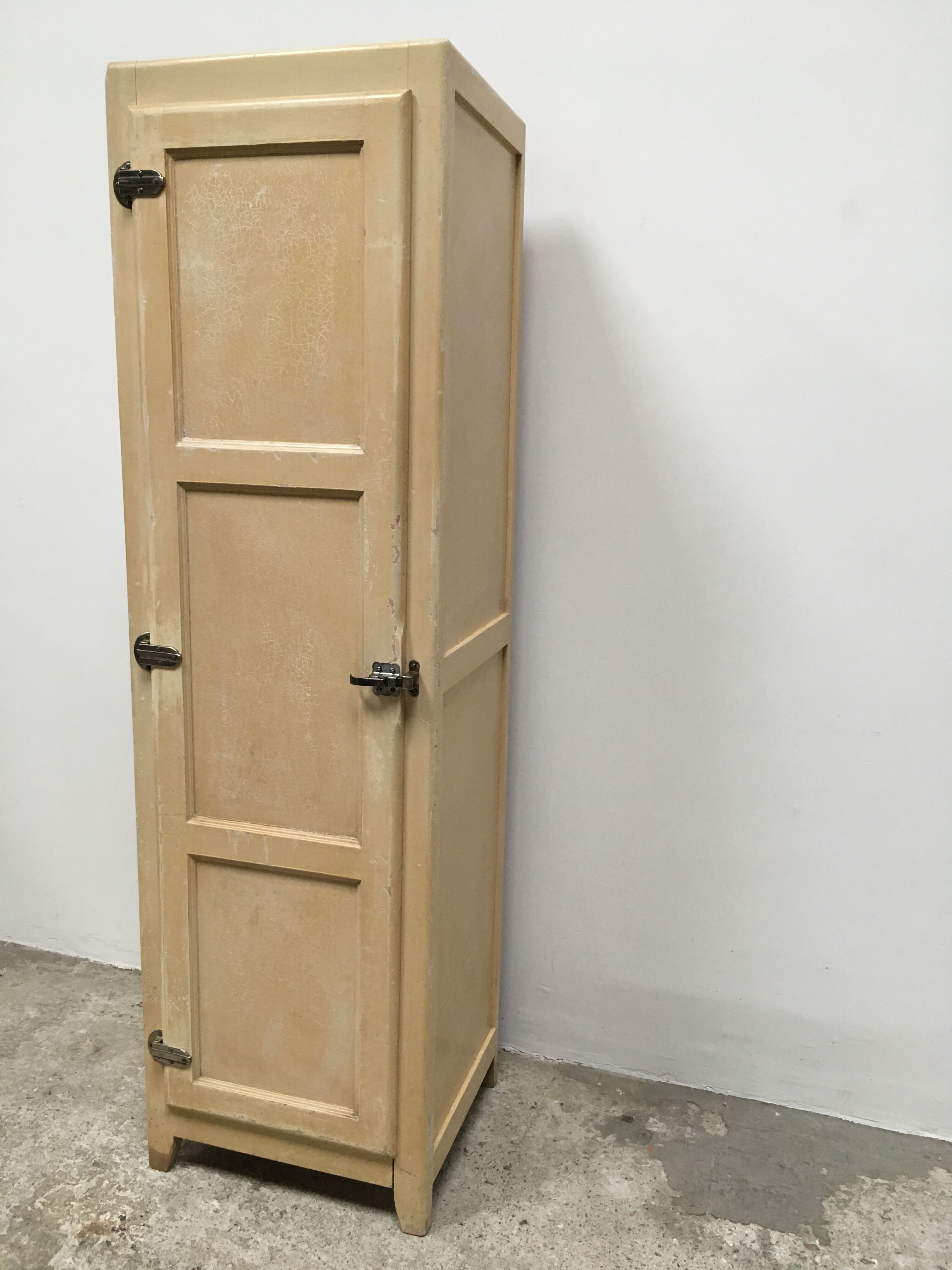 Cabinet Paris cooler