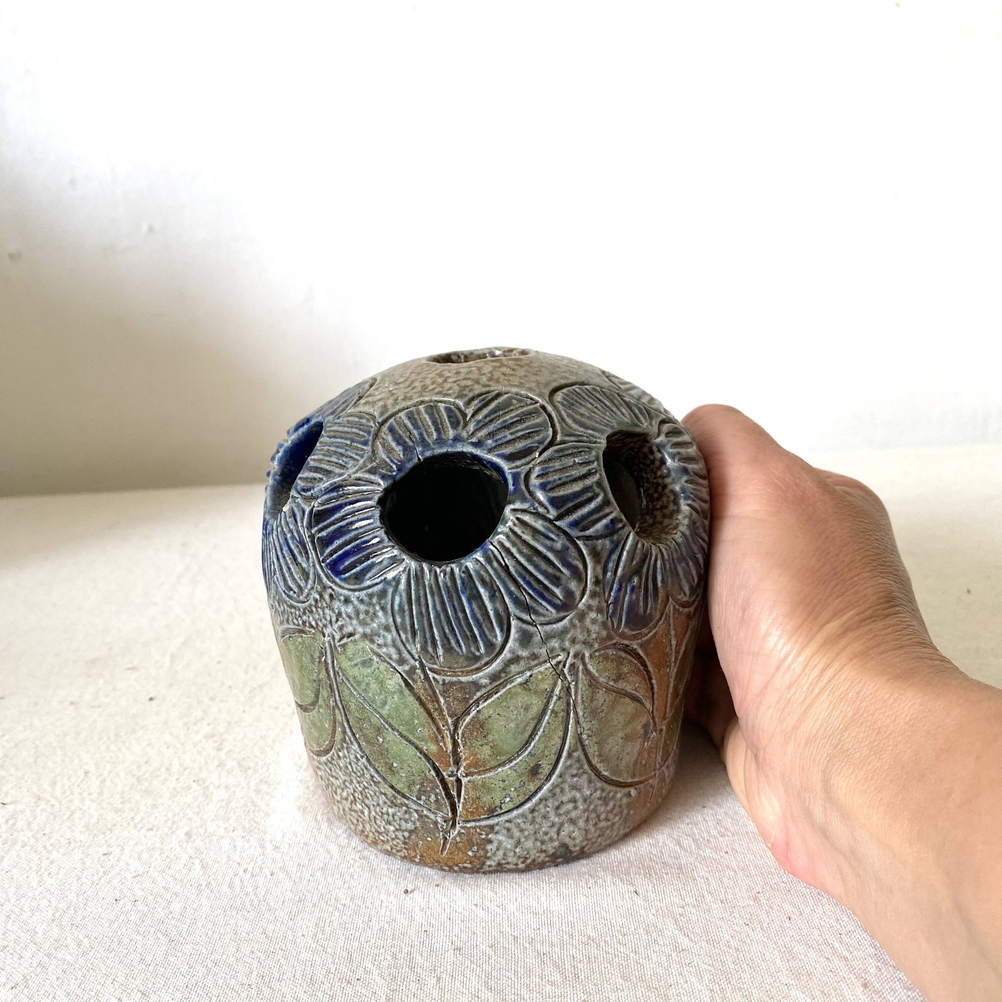 Cache pot et pique fleurs , poterie au sel , années 70