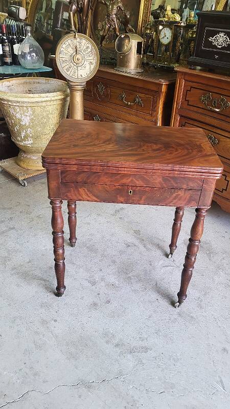 TABLE A JEUX EN ACAJOU ECRITOIRE BUREAU