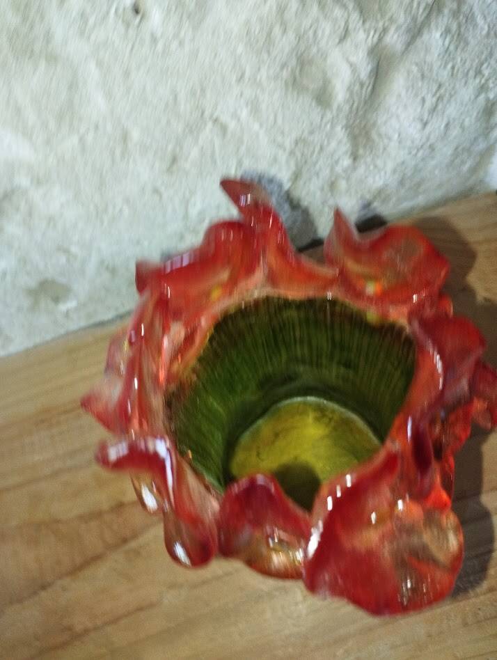 Pair of vintage bakelite vases resembling tulips – 1940s/50s