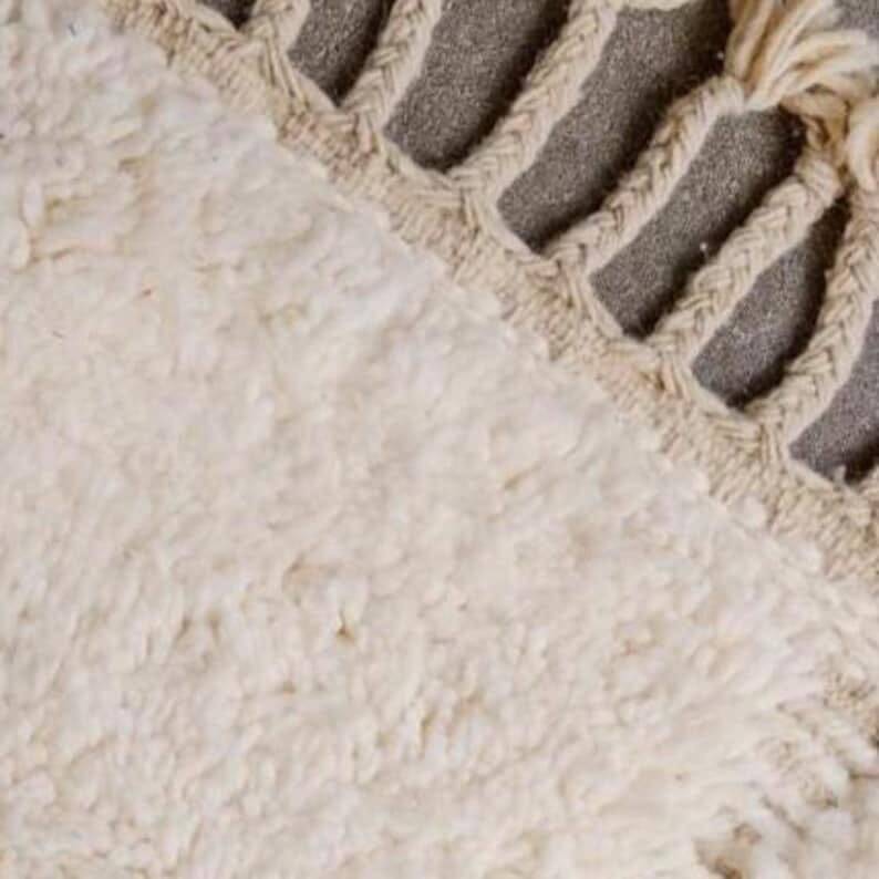 Handmade Moroccan pure wool rug, colorful, size 150 x 250 cm