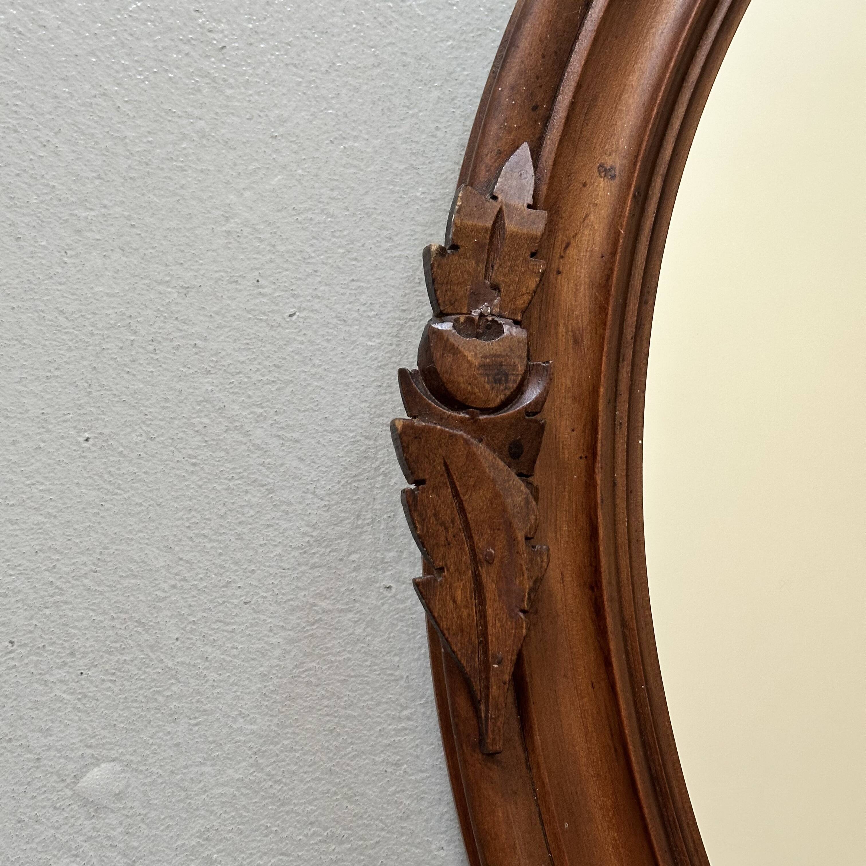 Miroir mural en bois vintage avec ornements floraux – Miroir ovale