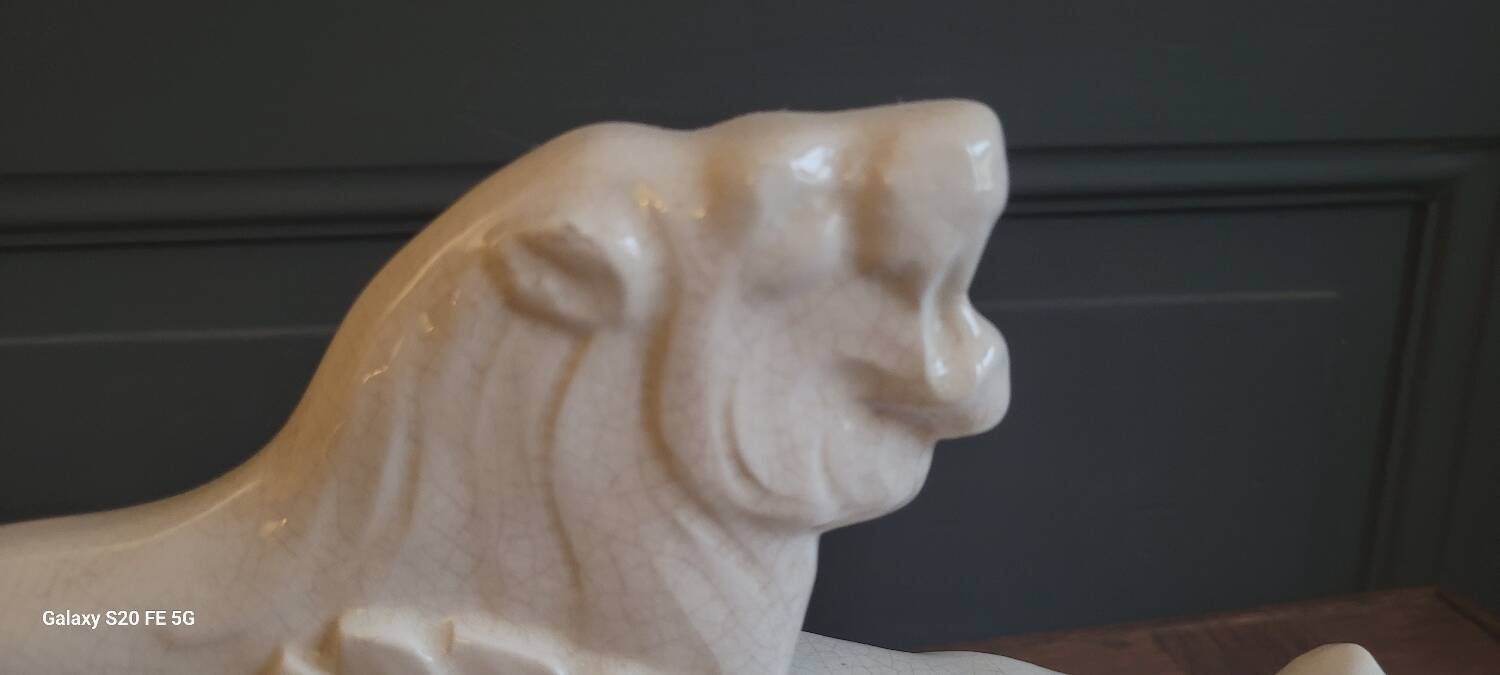 Art Deco sculpture lion and lioness couple