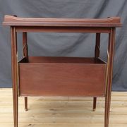 Mahogany service with flaps with removable glass top 67 x 46 cm