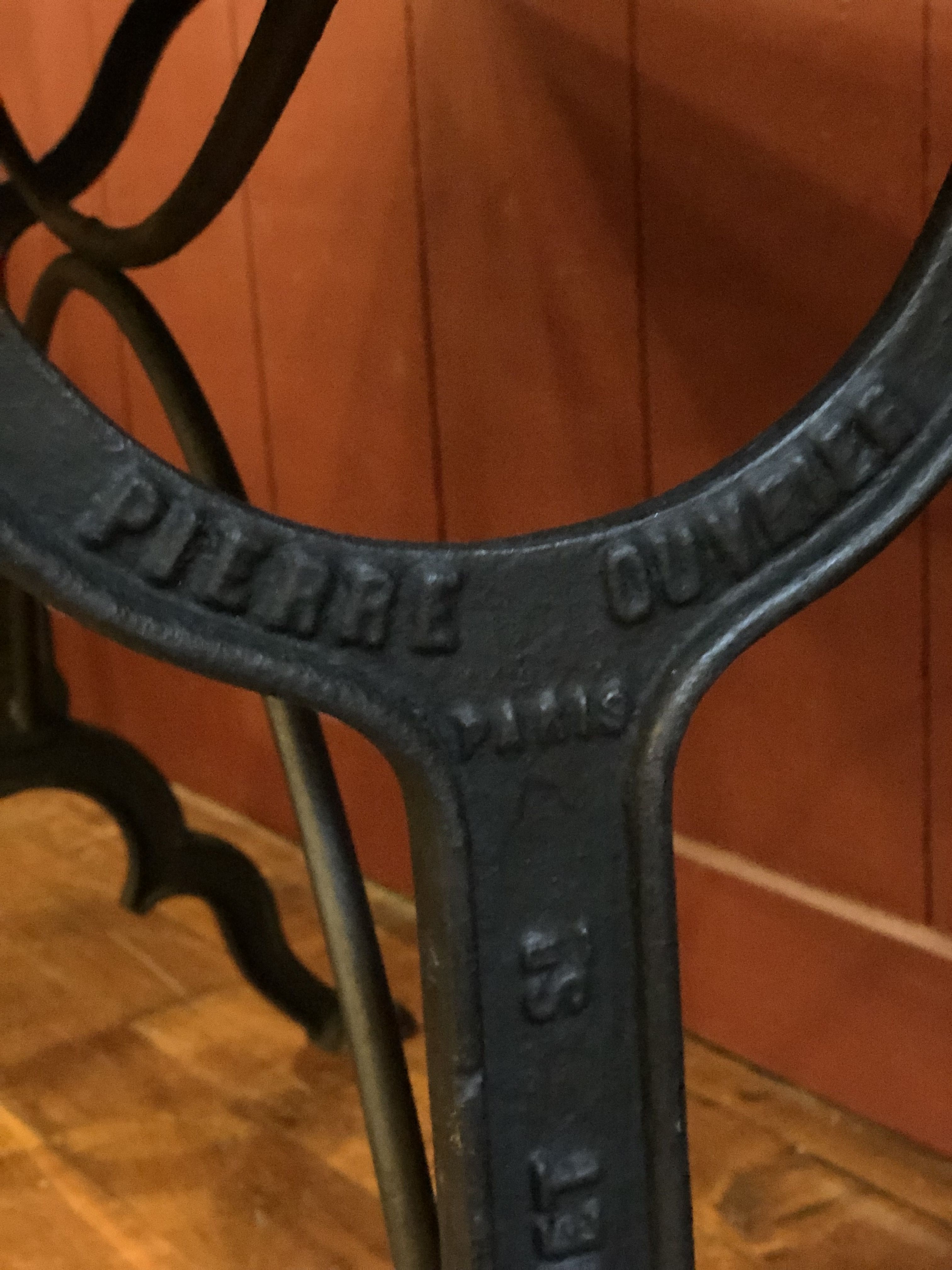 Table de bistrot ancienne Pierre Ouvrier